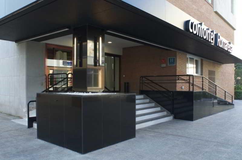 Hotel Ilunion Romareda Saragossa Exterior foto
