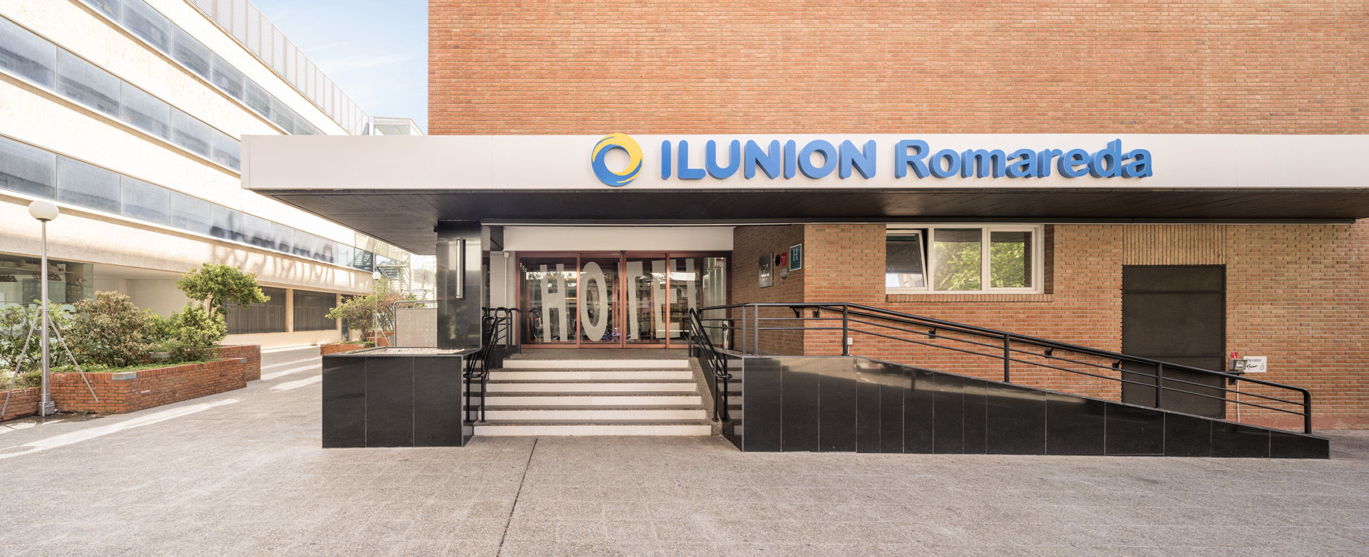 Hotel Ilunion Romareda Saragossa Exterior foto